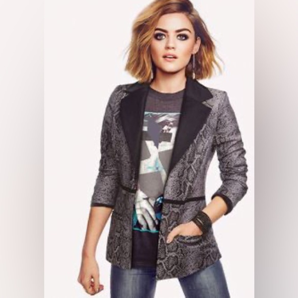 Lucy Hale mark Avon snake skin print blazer size medium